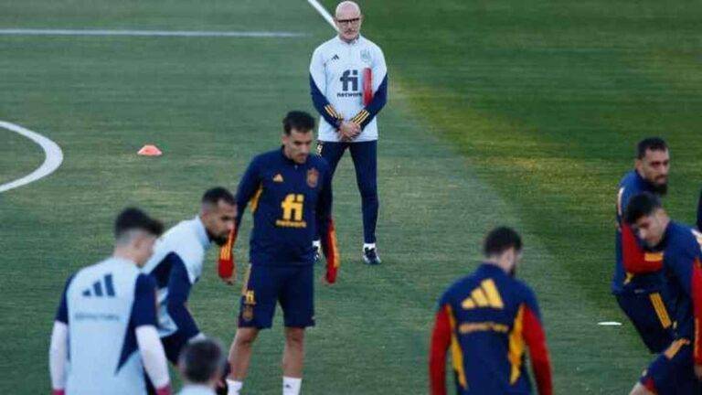 دي لا فوينتي يستدعي موهبة برشلونة المغربي الأصل جمال