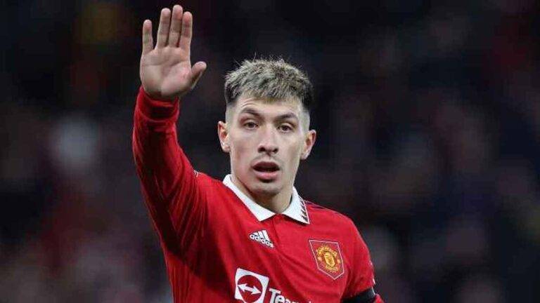 ضربة موجعة لنادي مانشستر يونايتد بسبب مدافعه