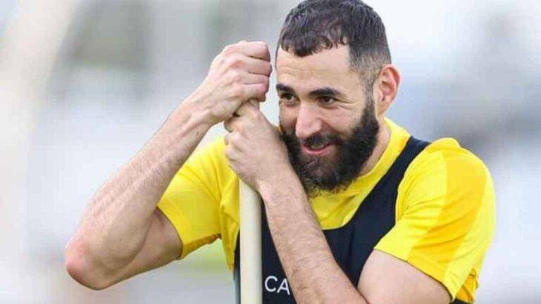 اصابة مفاجأة تحرم اتحاد جدة من جهود بنزيما في 3 مباريات