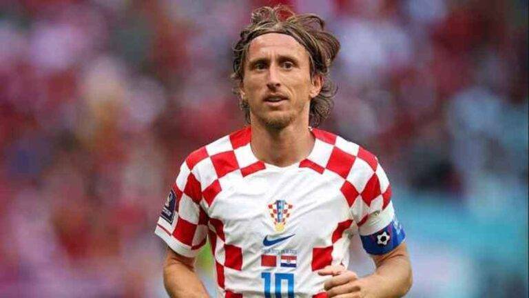 مودريتش على رأس قائمة منتخب كرواتيا لمبارتي تركيا وويلز
