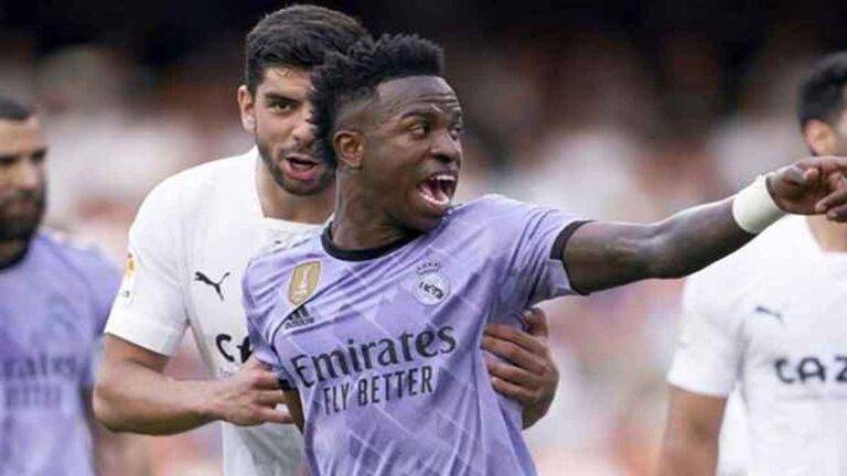 قناة مدريد تهاجم الحكم قبل موقعة اشبيلية