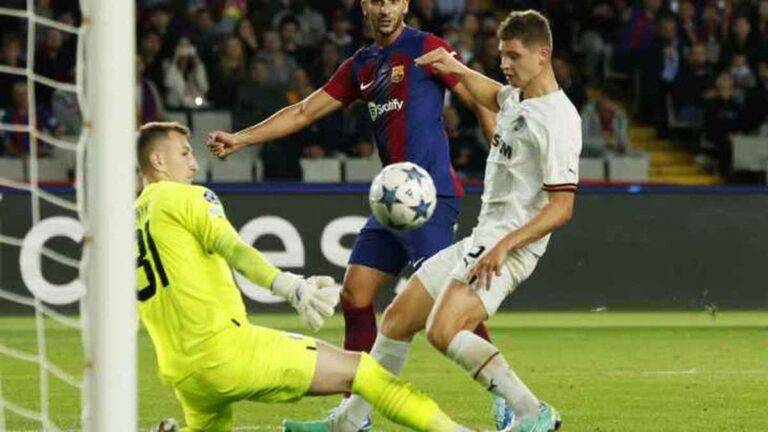 تقنية الفيديو تلغي هدفا لفينورد وتحتسب آخرا ل برشلونة في دوري الابطال