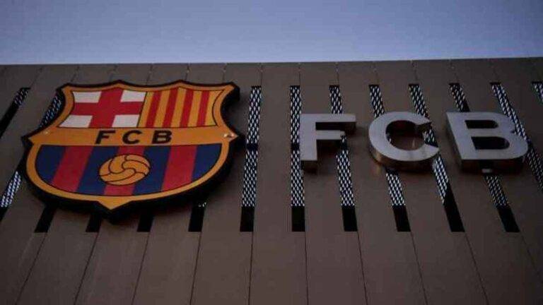 يويفا يصفع برشلونة بفرض الغرامة المالية