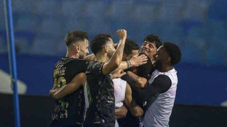 دوري روشن السعودي: سقوط الاتفاق أمام التعاون