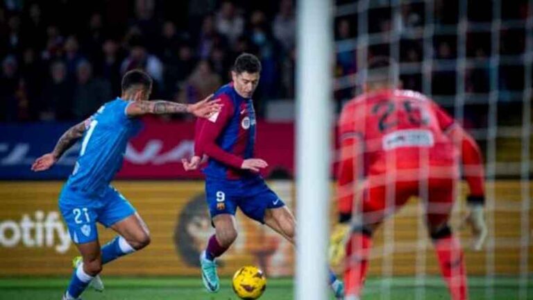 الدوري الاسباني: ثنائية سيرجي روبرتو تمنح برشلونة الفوز امام الميريا