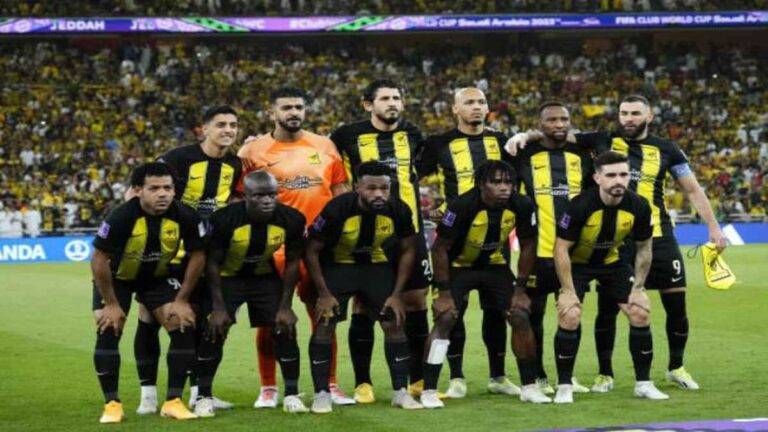 رد ناري من ناقد سعودي على طلب عدد من لاعبي اتحاد جدة للمغادرة