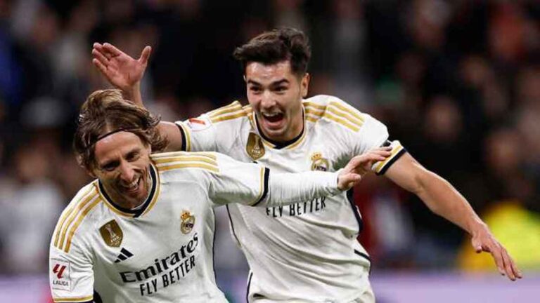 الليغا: ريال مدريد يخطف الصدارة مؤقتا باكتساحه فياريال