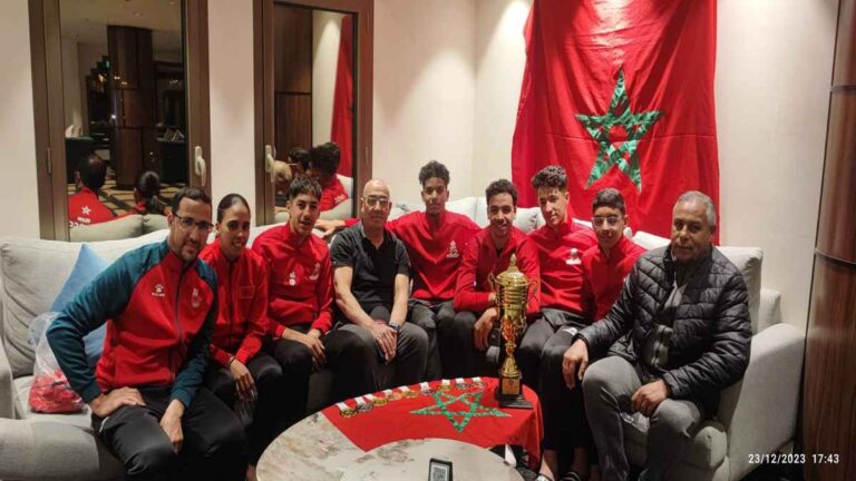 البطولة العربية للسباقات على الطريق: المنتخب الوطني للشبان يرفع كأس البطولة ويتوج بذهبية الفرق