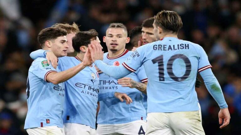 أكثر من 10 أندية أوروبية ترغب في ضم نجم مانشستر سيتي