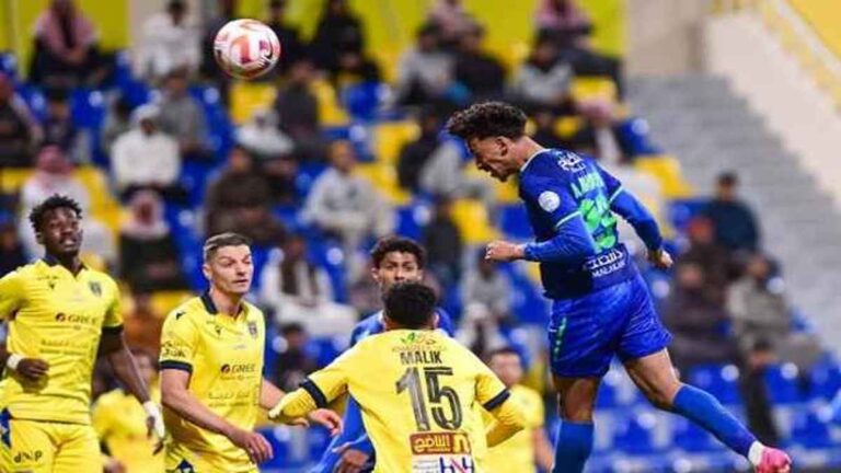 دوري روشن السعودي: ثلاثية لنادي الفتح امام التعاون