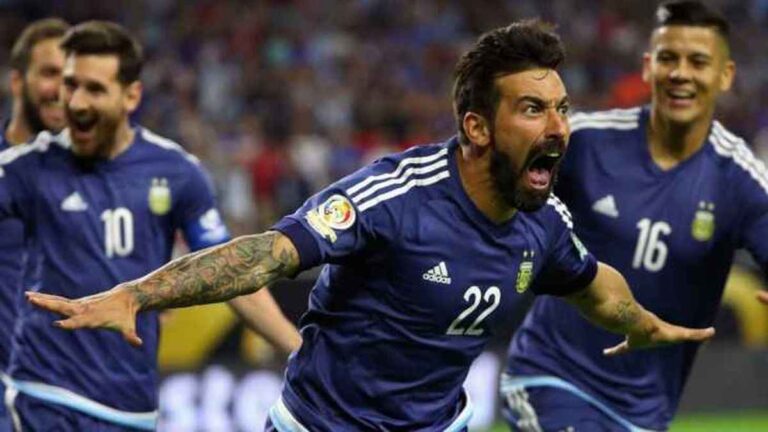 نجم منتخب الأرجنتين السابق يتعرّض للطعن