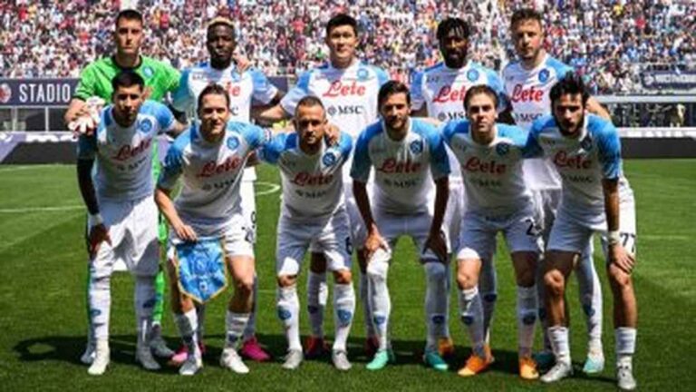 نجم نابولي على رادار لايبزيج لتعويض رحيل مهاجمه الأسطوري
