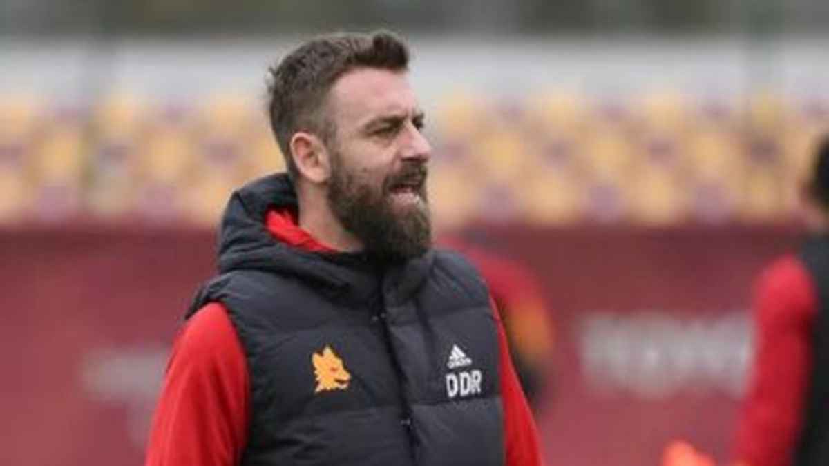 رغم غيابه بسبب الأمم الأفريقية مدافع روما يمتلك ثقة مدربه الجديد