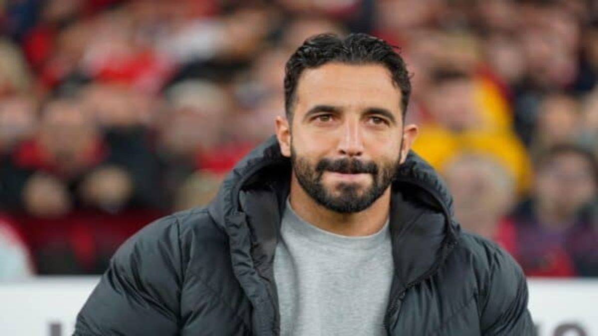 ألونسو: آمال ليفربول تتبدد في عودة كمدرب، وأموريم يبدو المرشح الأقوى