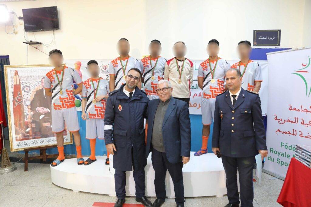 الرياضة للجميع : تتويج الفرق الفائزة بدوري الصداقة الرمضاني لكرة القدم المصغرة بالسجن المحلي العرجات 2