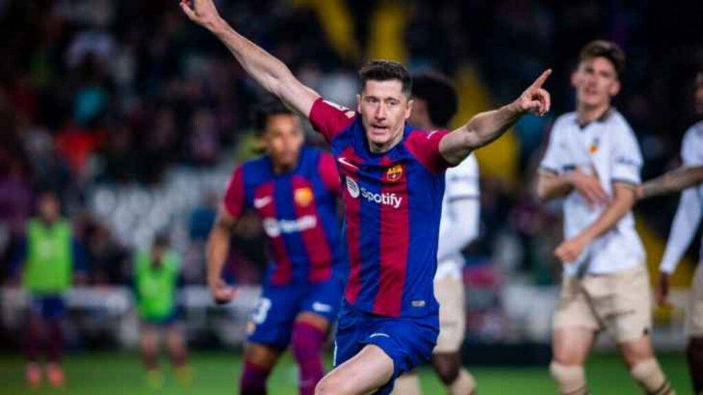 برشلونة يفوز على فالنسيا بنتيجة 3 - 2 في الدوري الإسباني