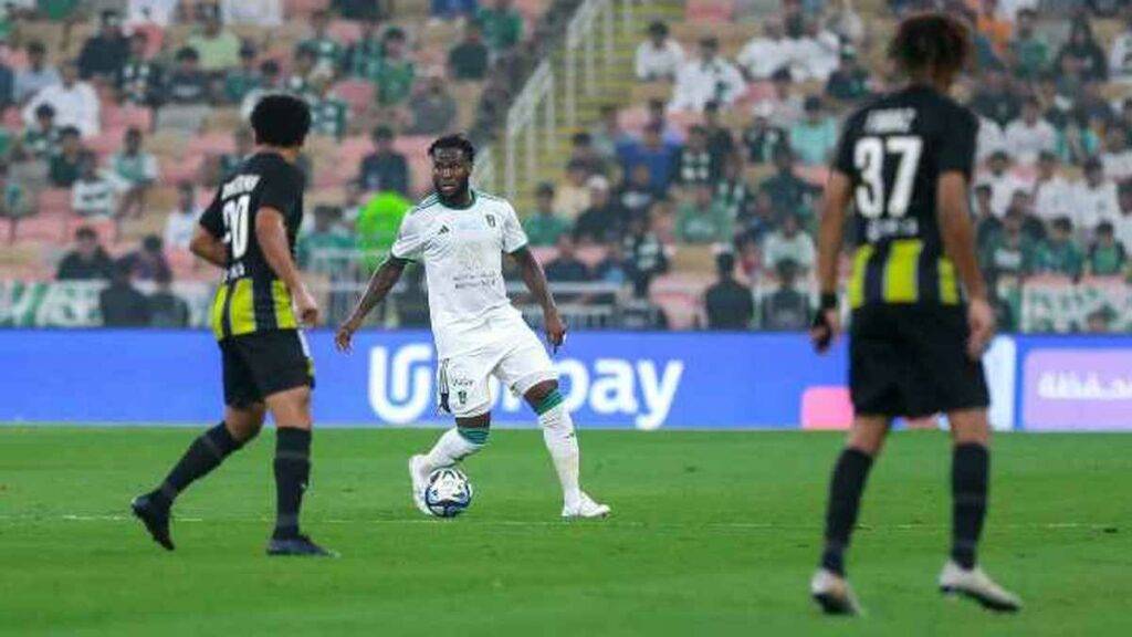 الأهلي يفوز على الاتحاد والخليج يتغلب على الرائد في الدوري السعودي