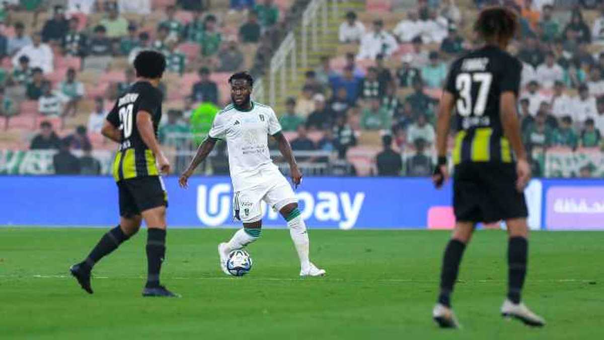 الأهلي يفوز على الاتحاد والخليج يتغلب على الرائد في الدوري السعودي