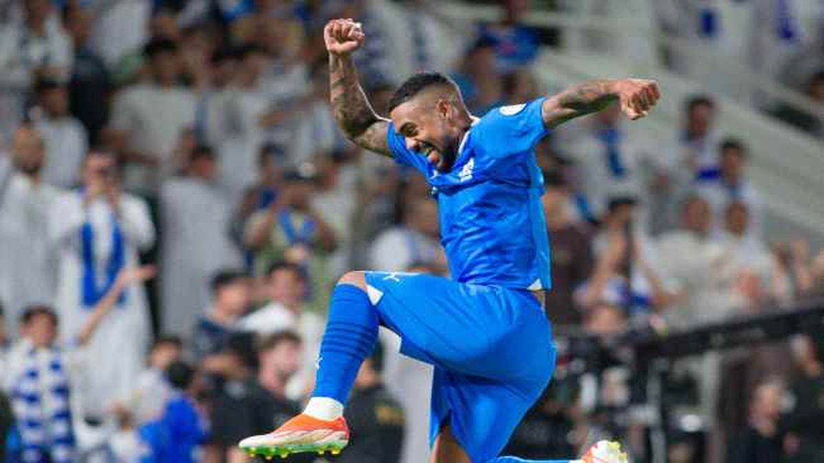 الهلال يعزز صدارته بفوز سهل على الطائي بثلاثية