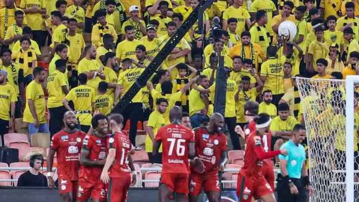 إتحاد جدة يتلقى هزيمة مدوية بخماسية أمام الاتفاق في دوري روشن السعودي