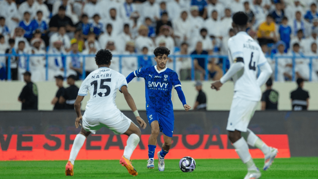 الهلال يبدأ حملة الدفاع عن لقبه بفوز كبير