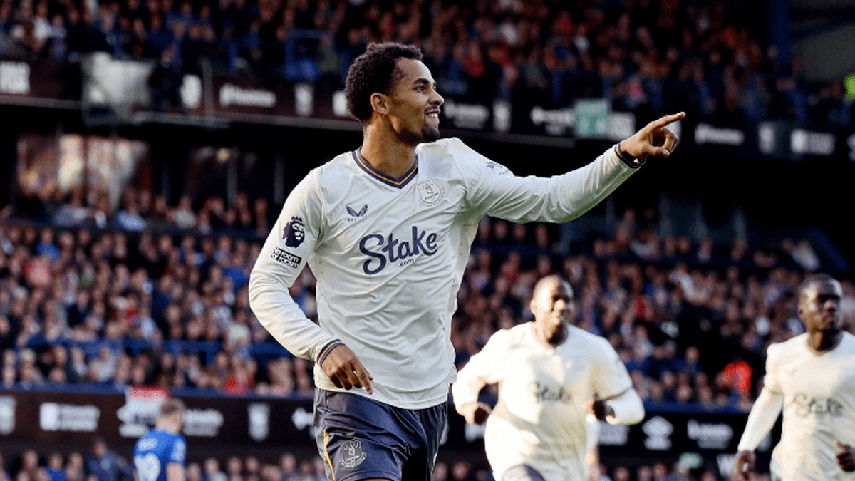 إيفرتون يحقق انتصاره الثاني هذا الموسم