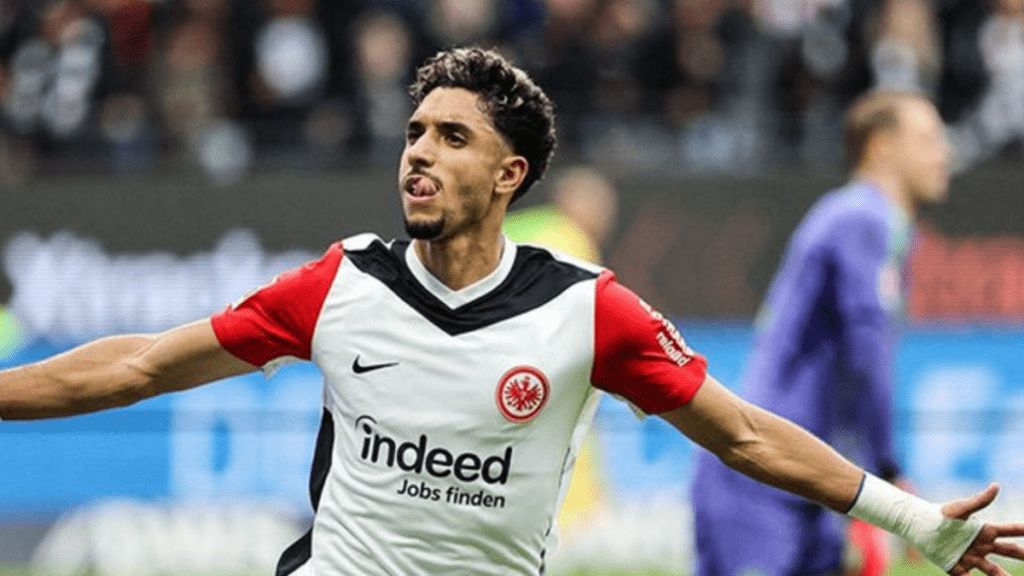 تعادل مثير بين بايرن ميونيخ وآينتراخت فرانكفورت يضع لايبزيغ في صدارة مؤقتة للبوندسليغا