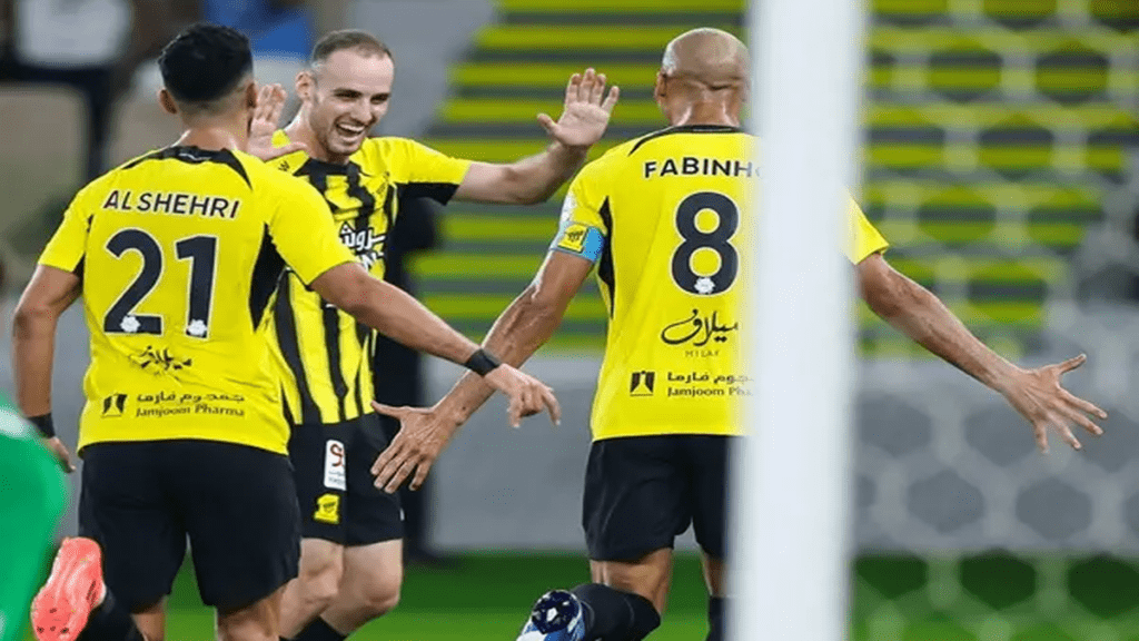 اتحاد جدة يتصدر دوري روشن السعودي لأول مرة هذا الموسم