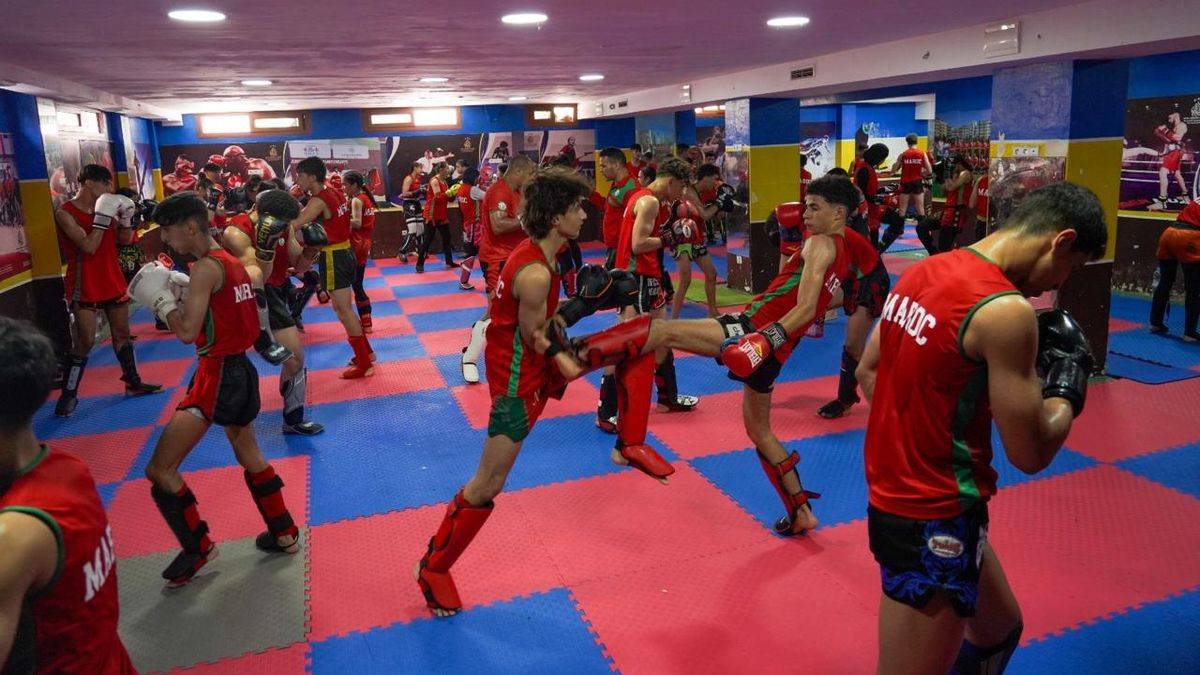 بأبطال المواي طاي لفئة أقل من 17 سنة