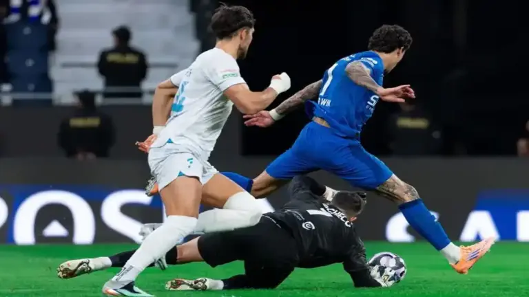 الهلال ضد الفتح