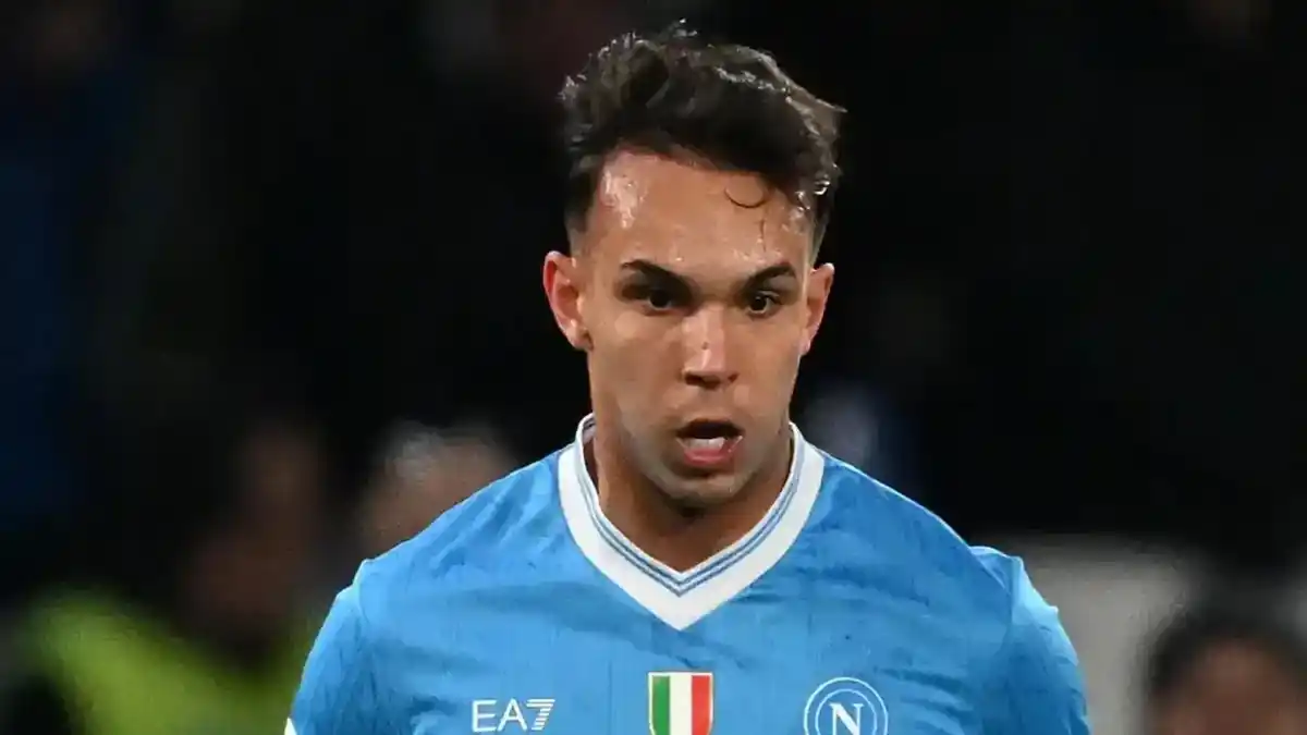 لاعب نابولي جيوفاني