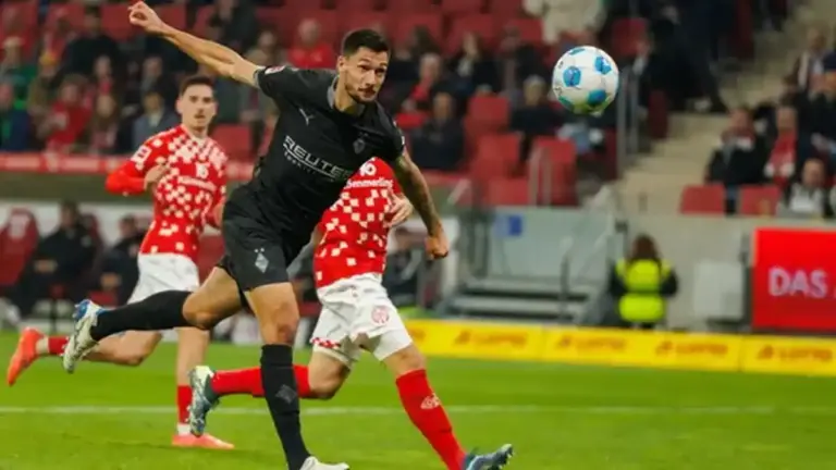 بوروسيا مونشنجلادباخ ضد ماينز