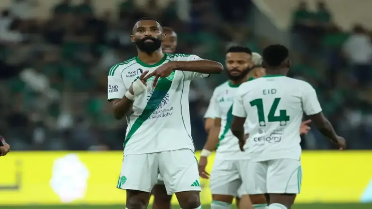 الأهلي يكتسح الأخدود بثلاثية في شوط أول مثالي بدوري روشن