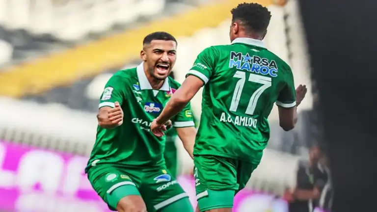 الرجاء يحسم مواجهة الدفاع الجديدي ويصعد إلى المركز الثاني