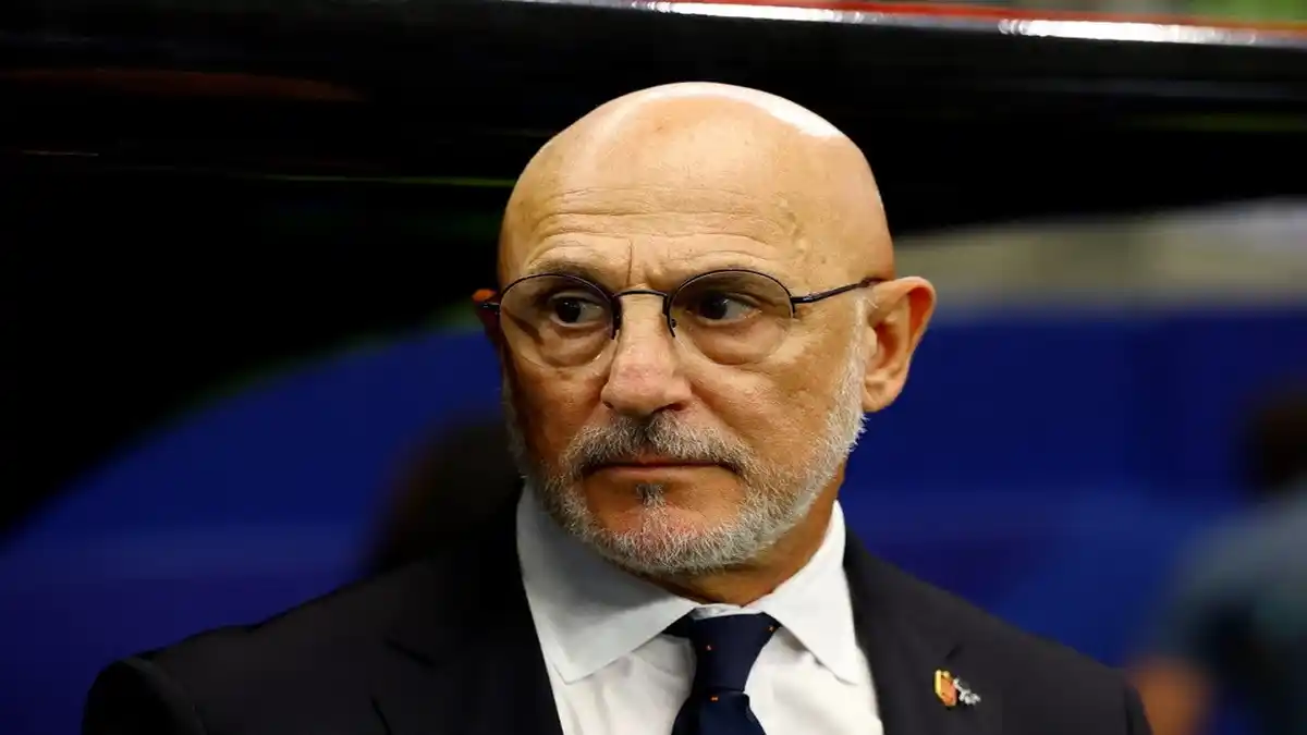مدرب إسبانيا لويس دي لا فوينتي يخرج عن صمته بعد أحداث نهائي كأس العالم 2026