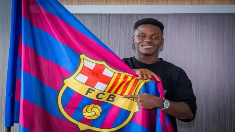 برشلونة يحسم مستقبل الغاني عزيز عيسى بعقد جديد حتى 2028