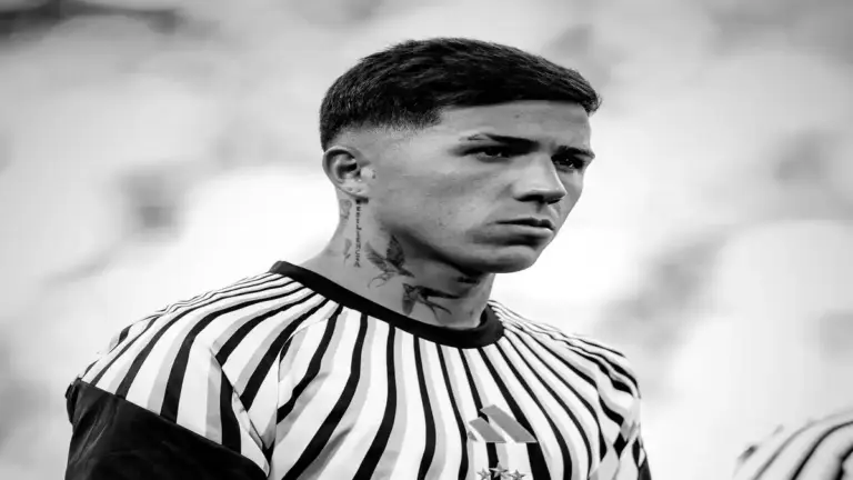 نزو فرنانديز يكسر صمته بعد طرده في نهائي كأس العالم وخسارة الأرجنتين أمام إسبانيا