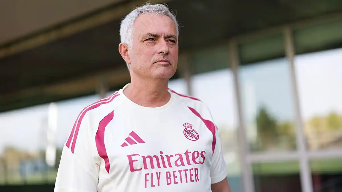 مورينيو يشيد بريال مدريد بعد الفوز على ديبورتيفو لاكورونيا