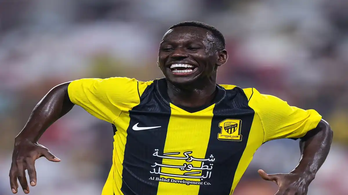 الاتحاد يضرب الجزيرة برباعية