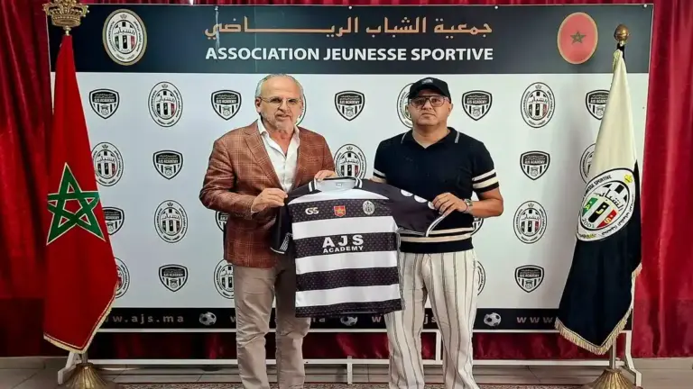 جمعية الشباب الرياضي يتعاقد مع عزالدين بوزرعة لقيادة الفريق