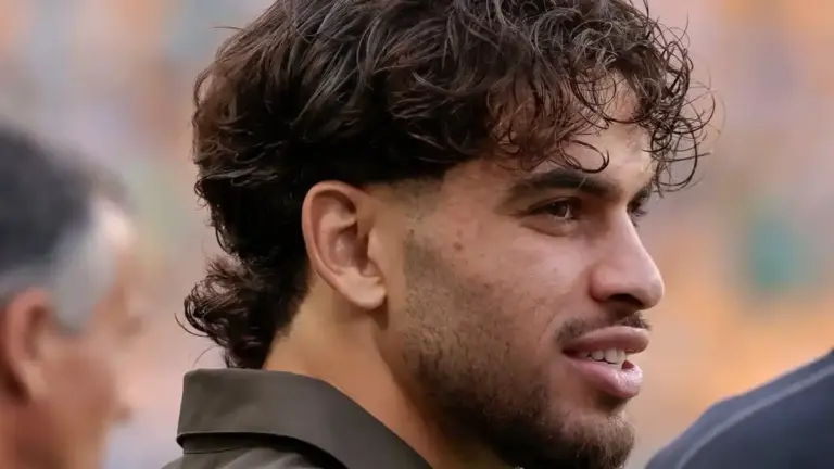 غلطة سراي يراقب الدولي المغربي عبد الصمد الزلزولي