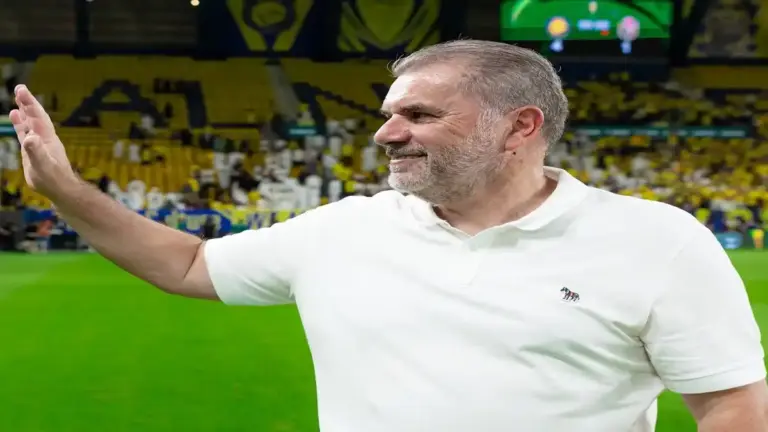 بوستيكوغلو يشيد بشخصية النصر بعد قلب تأخره أمام الدرعية