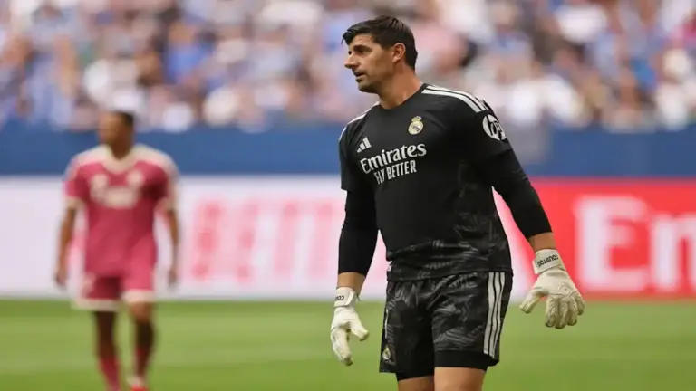 تيبو كورتوا يشيد بمستوى ريال مدريد بعد الفوز على شالكه