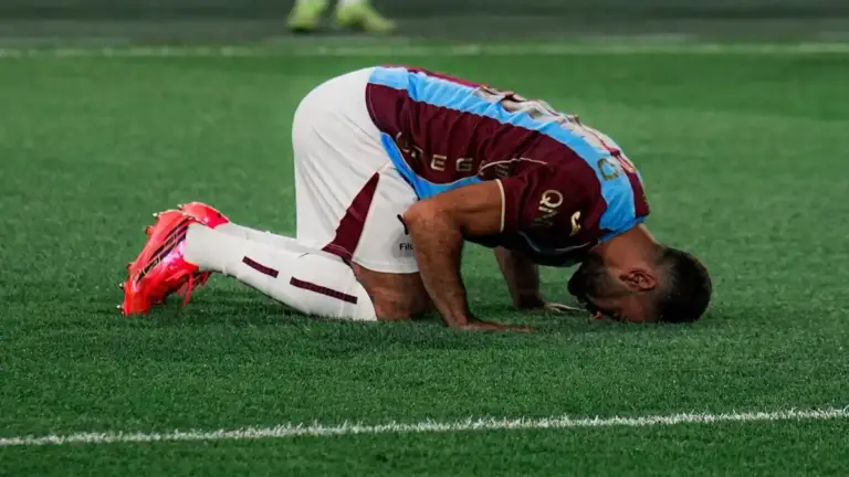 محمد صلاح يسجل ثنائية ويقود طرابزون سبور للفوز على باشاك شهير