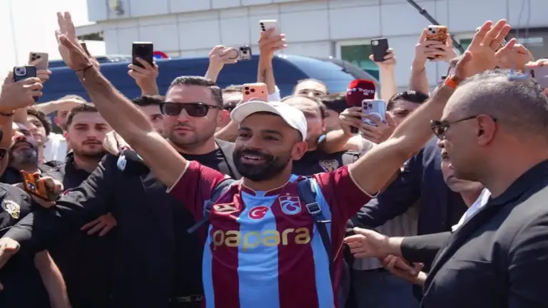 طرابزون سبور يحدد موعد حفل تقديم محمد صلاح